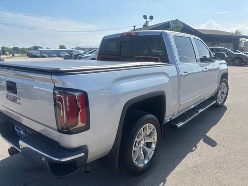 Quicksilver Metallic 2017 GMC Sierra 1500 SLT