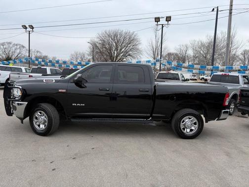 2020 RAM 2500 Tradesman Crew Cab 4x4 6'4' Box