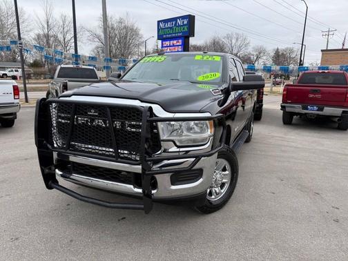 2020 RAM 2500 Tradesman Crew Cab 4x4 6'4' Box