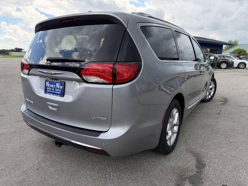 Billet Silver Metallic Clearcoat 2020 Chrysler Pacifica Limited