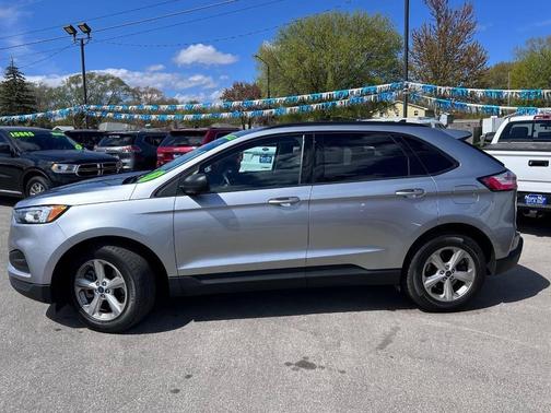 Iconic Silver Metallic 2022 Ford Edge SE