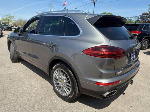 Meteor Grey Metallic 2017 Porsche Cayenne Cayenne