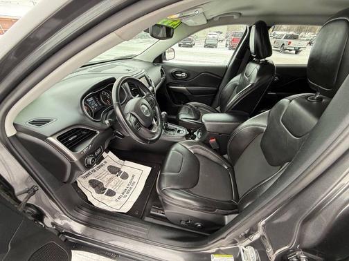 Granite Crystal Metallic Clearcoat 2021 Jeep Cherokee Latitude Plus