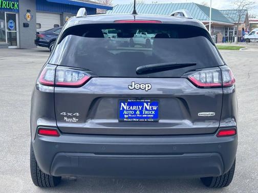 Granite Crystal Metallic Clearcoat 2021 Jeep Cherokee Latitude Plus