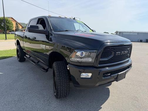 Brilliant Black Crystal Pearl Coat 2018 RAM 2500 Laramie 4x4 4dr Crew Cab 6.3 ft. SB Pickup
