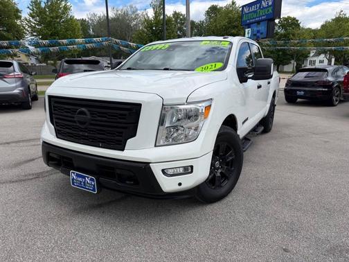 Glacier White 2021 Nissan Titan SV