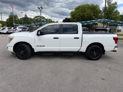 Glacier White 2021 Nissan Titan SV