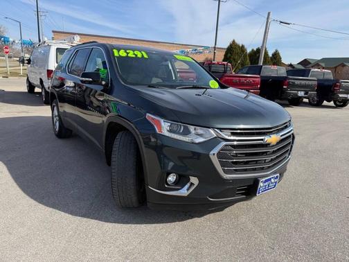 Graphite Metallic 2019 Chevrolet Traverse LT Cloth