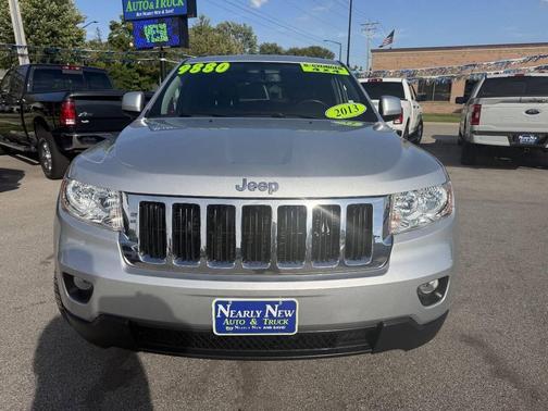 Bright Silver Metallic Clearcoat 2013 Jeep Grand Cherokee Laredo