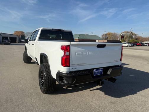 2021 Chevrolet Silverado 2500 Custom