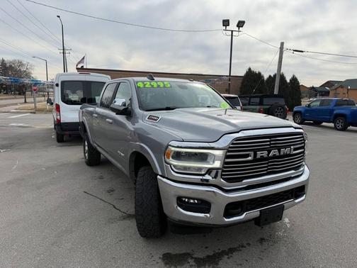 2020 RAM 2500 Laramie Crew Cab 4x4 6'4' Box