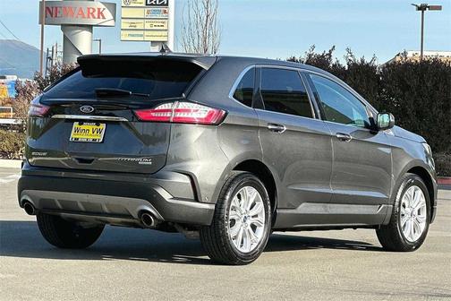 Photo 4 of 34 of 2020 Ford Edge Titanium