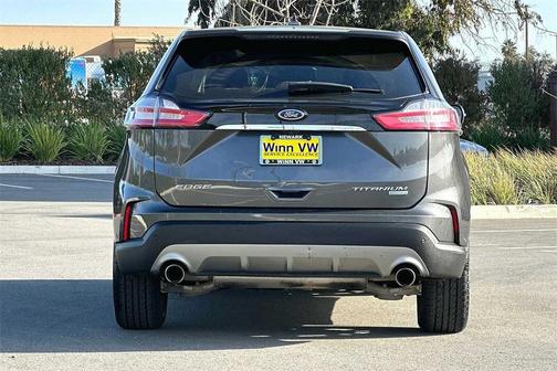 Photo 5 of 34 of 2020 Ford Edge Titanium