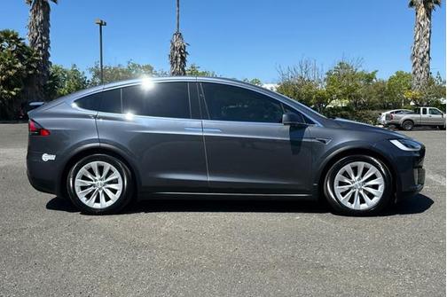 2017 Tesla Model X 75D