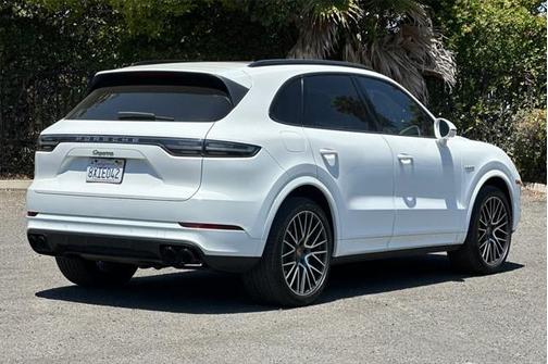 2021 Porsche Cayenne E-Hybrid S