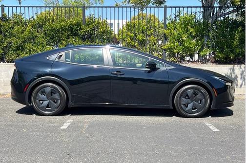 2023 Toyota Prius LE