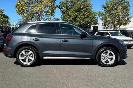 2023 Audi Q5 40 Premium