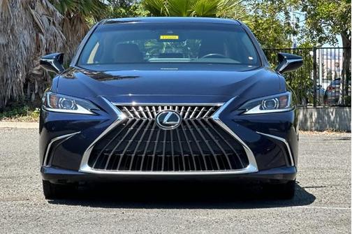 2022 Lexus ES 350 Base