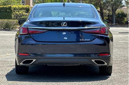 2022 Lexus ES 350 Base