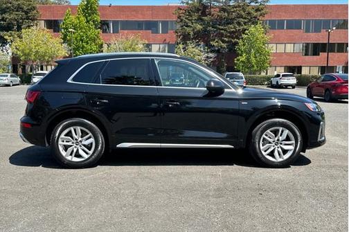 2023 Audi Q5 45 S line Premium