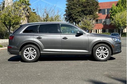 2019 Audi Q7 55 Premium