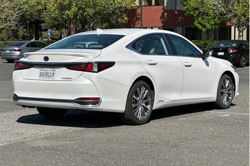 2021 Lexus ES 300h Base