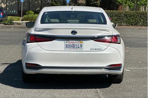 2021 Lexus ES 300h Base