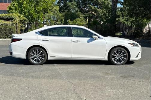 2021 Lexus ES 300h Base