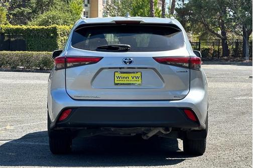 2023 Toyota Highlander Hybrid XLE