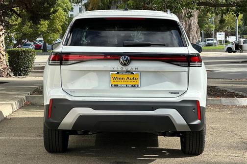 2025 Volkswagen Tiguan 2.0T SE 4MOTION