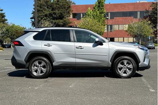 2023 Toyota RAV4 Hybrid LE