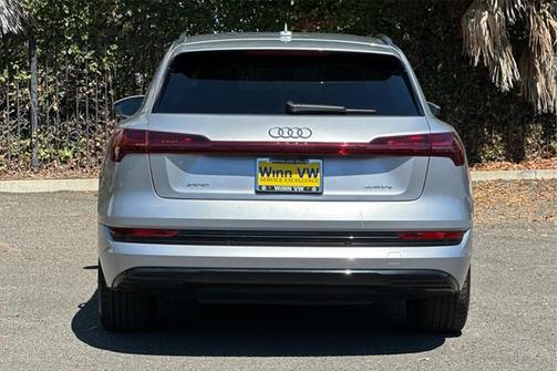 2022 Audi e-tron Premium