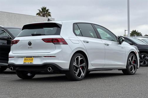 2025 Volkswagen Golf GTI 2.0T SE DSG