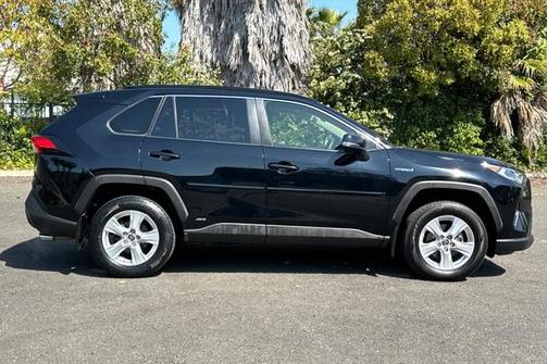 2019 Toyota RAV4 Hybrid XLE