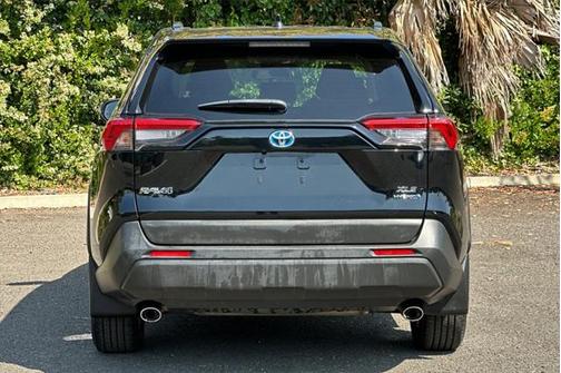 2019 Toyota RAV4 Hybrid XLE