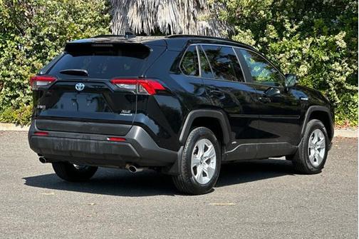 2019 Toyota RAV4 Hybrid XLE