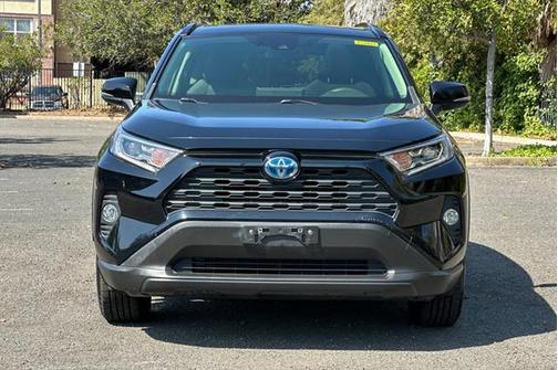 2019 Toyota RAV4 Hybrid XLE