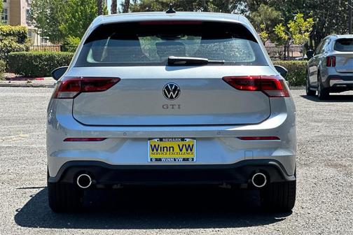 2025 Volkswagen Golf GTI 2.0T SE DSG