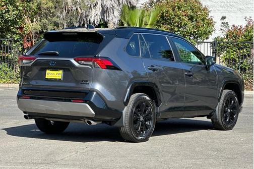 2022 Toyota RAV4 Hybrid SE