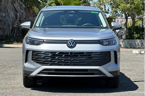 2025 Volkswagen Tiguan 2.0T SE 4MOTION