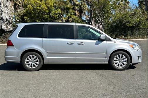 2012 Volkswagen Routan SE