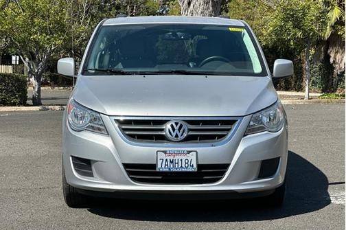 2012 Volkswagen Routan SE