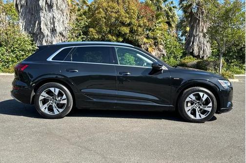 2021 Audi e-tron Premium