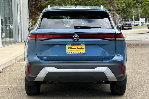 2025 Volkswagen Tiguan 2.0T SE 4MOTION