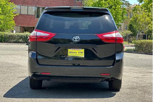 2019 Toyota Sienna SE