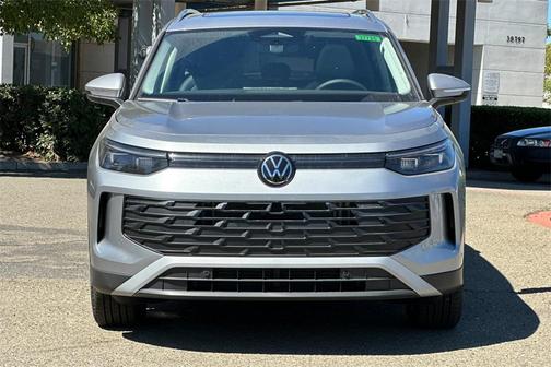 2025 Volkswagen Tiguan 2.0T SE 4MOTION