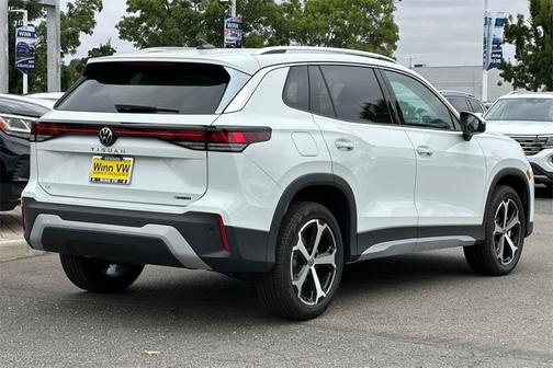 2025 Volkswagen Tiguan 2.0T SE 4MOTION