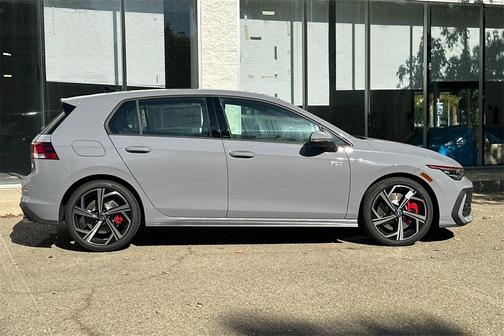 2025 Volkswagen Golf GTI 2.0T SE DSG