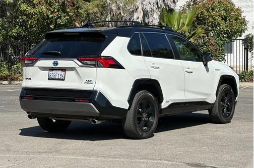 2021 Toyota RAV4 Hybrid SE