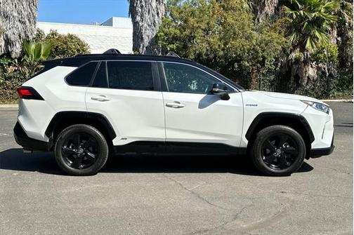 2021 Toyota RAV4 Hybrid SE
